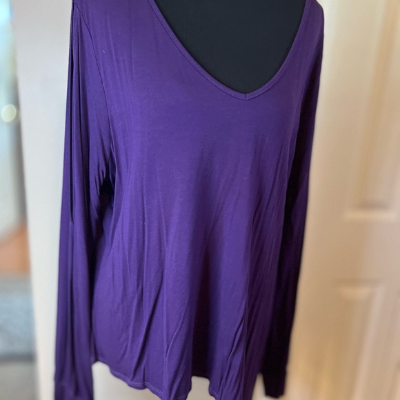 Women's Purple V-Neck Top - Picture 2 of 10